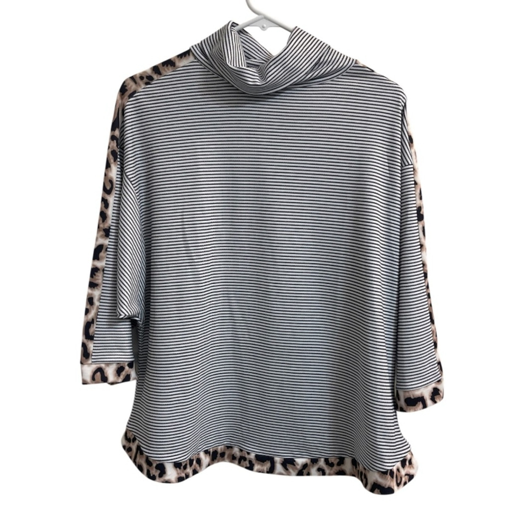 Belinda NWT Black/White Striped Turtleneck shirt with Animal Print Trim. WM Sz S